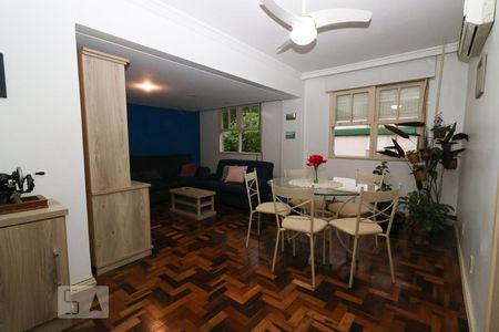 Sala de apartamento para alugar com 2 quartos, 74m² em Petrópolis, Porto Alegre