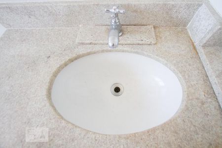 Apartamento à venda com 71m², 2 quartos e 1 vagaDetalhe Banheiro