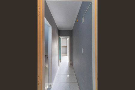 Corredor de acesso aos quartos de casa de condomínio para alugar com 3 quartos, 87m² em Jardim Guerreiro, Cotia