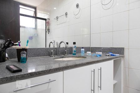 Apartamento à venda com 150m², 4 quartos e 2 vagasBanheiro da suíte