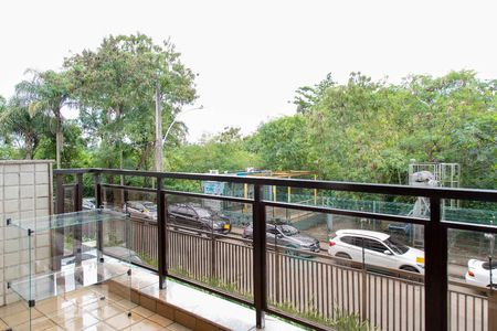 Apartamento à venda com 150m², 4 quartos e 2 vagasVaranda do quarto 1