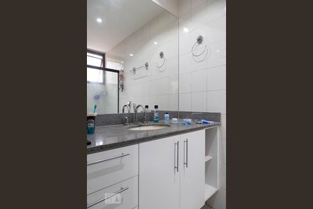Apartamento à venda com 150m², 4 quartos e 2 vagasBanheiro da suíte