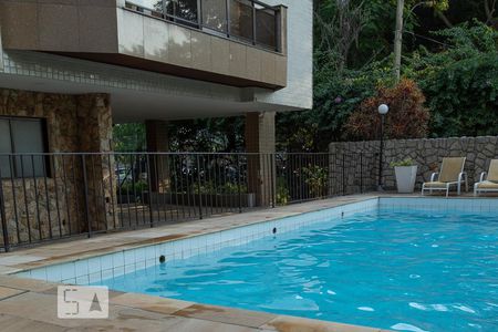 Apartamento à venda com 150m², 4 quartos e 2 vagasÁrea comum - Piscina