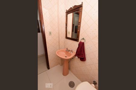 Lavabo de apartamento para alugar com 2 quartos, 113m² em Vila Alzira, Guarujá