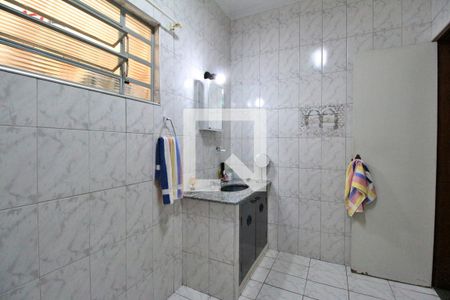 Casa à venda com 180m², 3 quartos e 6 vagasBanheiro do Quarto 1