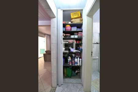 Casa à venda com 180m², 3 quartos e 6 vagasCorredor - Armário