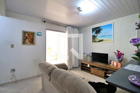 Casa à venda com 180m², 3 quartos e 6 vagasSala (fundos)