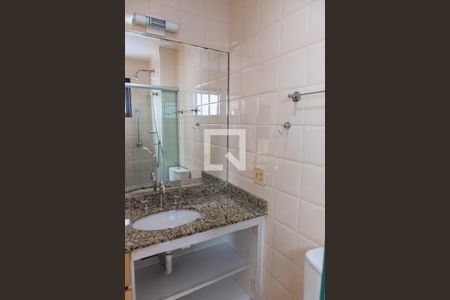 Apartamento à venda com 79m², 3 quartos e 2 vagasBanheiro da suíte