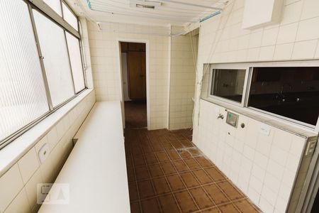Apartamento para alugar com 140m², 3 quartos e 1 vaga Apartamento para alugar com 140m², 3 quartos e 1 vagaLavanderia