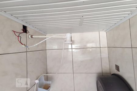 Casa à venda com 120m², 4 quartos e 2 vagas Casa à venda com 120m², 4 quartos e 2 vagasBanheiro