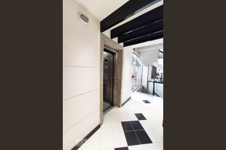 Apartamento à venda com 132m², 3 quartos e 3 vagas Apartamento à venda com 132m², 3 quartos e 3 vagasElevador