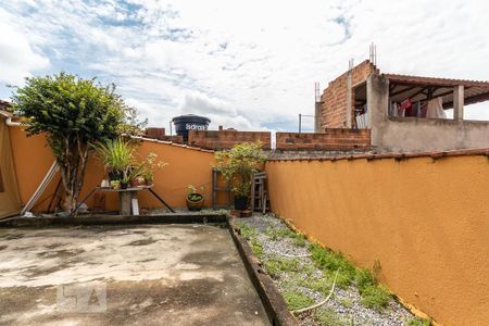 Casa à venda com 300m², 3 quartos e 4 vagas Casa à venda com 300m², 3 quartos e 4 vagasTerraço