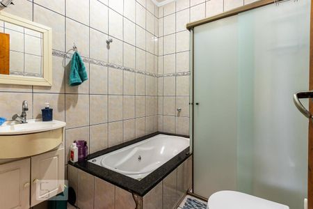 Casa à venda com 300m², 3 quartos e 4 vagas Casa à venda com 300m², 3 quartos e 4 vagasBanheiro suíte