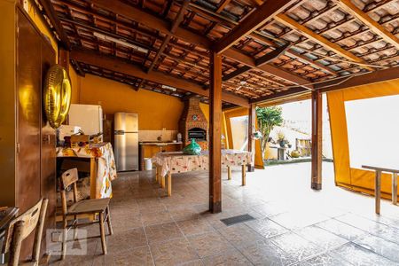 Casa à venda com 300m², 3 quartos e 4 vagas Casa à venda com 300m², 3 quartos e 4 vagasChurrasqueira