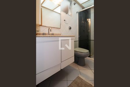 Banheiro  de apartamento para alugar com 1 quarto, 45m² em Bela Vista, São Paulo