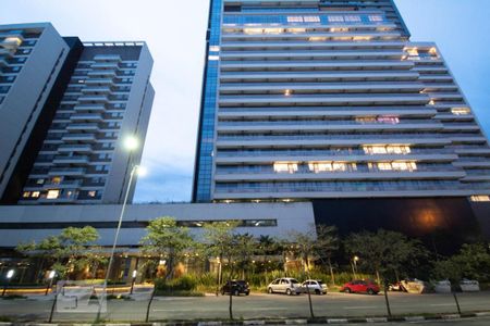 Apartamento para alugar com 36m², 1 quarto e 1 vaga Apartamento para alugar com 36m², 1 quarto e 1 vagaFachada