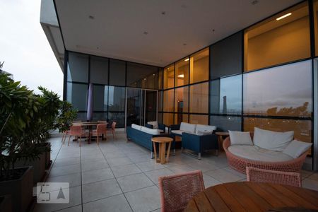 Apartamento para alugar com 36m², 1 quarto e 1 vaga Apartamento para alugar com 36m², 1 quarto e 1 vagaÁrea comum - Salão de festas