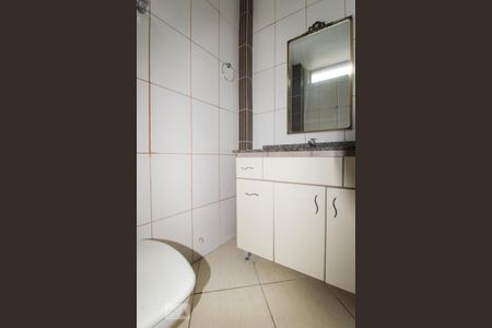 Banheiro de apartamento à venda com 2 quartos, 66m² em Partenon, Porto Alegre