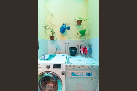 Casa de condomínio à venda com 60m², 2 quartos e 1 vaga Casa de condomínio à venda com 60m², 2 quartos e 1 vagaÁrea de Serviço