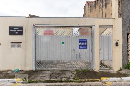 Casa de condomínio à venda com 60m², 2 quartos e 1 vaga Casa de condomínio à venda com 60m², 2 quartos e 1 vagaFachada