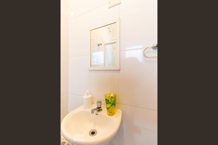 Casa de condomínio à venda com 60m², 2 quartos e 1 vaga Casa de condomínio à venda com 60m², 2 quartos e 1 vagaBanheiro da Suíte 2