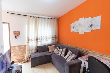 Casa de condomínio à venda com 60m², 2 quartos e 1 vaga Casa de condomínio à venda com 60m², 2 quartos e 1 vagaSala