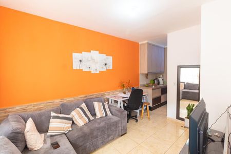 Casa de condomínio à venda com 60m², 2 quartos e 1 vaga Casa de condomínio à venda com 60m², 2 quartos e 1 vagaSala