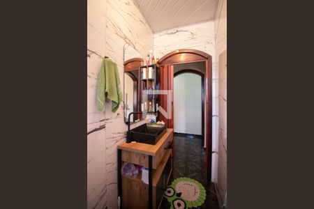 Casa à venda com 650m², 3 quartos e 8 vagasBanheiro 1