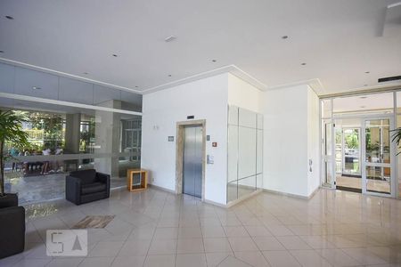Apartamento à venda com 118m², 4 quartos e 2 vagasHall social