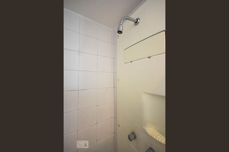 Apartamento à venda com 118m², 4 quartos e 2 vagasChuveiro do banheiro