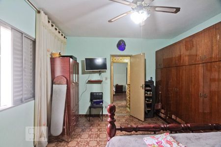 Casa à venda com 200m², 6 quartos e 2 vagas Casa à venda com 200m², 6 quartos e 2 vagasCasa 2 - Quarto 1