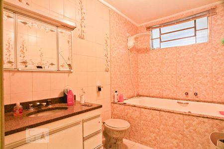 Casa à venda com 200m², 6 quartos e 2 vagas Casa à venda com 200m², 6 quartos e 2 vagasCasa 2 - Banheiro