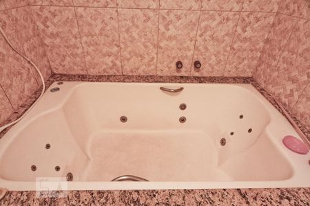 Casa à venda com 200m², 6 quartos e 2 vagas Casa à venda com 200m², 6 quartos e 2 vagasCasa 2 - Banheiro