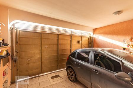 Casa à venda com 250m², 4 quartos e 2 vagas Casa à venda com 250m², 4 quartos e 2 vagasGaragem