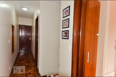 Casa à venda com 163m², 3 quartos e 2 vagasCorredor dos Dormitórios