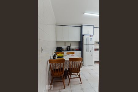 Casa à venda com 163m², 3 quartos e 2 vagasCozinha