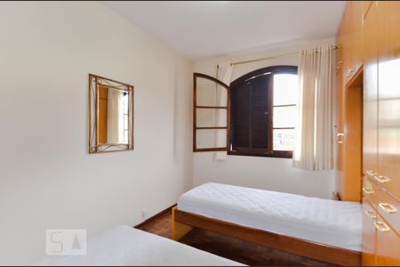 Casa à venda com 163m², 3 quartos e 2 vagasQuarto 3