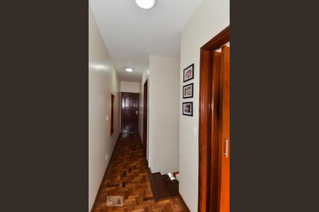 Casa à venda com 163m², 3 quartos e 2 vagasCorredor dos Dormitórios