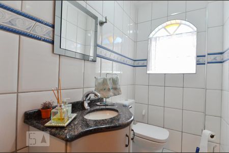 Casa à venda com 163m², 3 quartos e 2 vagasBanheiro 2