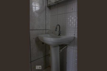 Apartamento para alugar com 57m², 1 quarto e sem vagaDetalhe banheiro