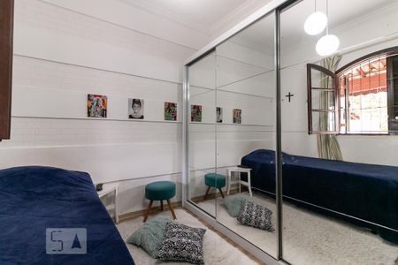 Casa à venda com 200m², 2 quartos e 2 vagasQuarto 2 - Suíte