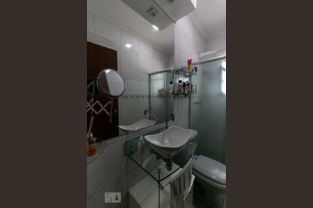 Casa à venda com 200m², 2 quartos e 2 vagasBanheiro da Suíte 2