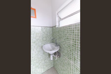 Casa à venda com 200m², 2 quartos e 2 vagasBanheiro da Edicula