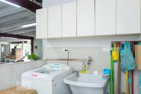 Casa à venda com 300m², 3 quartos e 3 vagas Casa à venda com 300m², 3 quartos e 3 vagasÁrea de Serviço