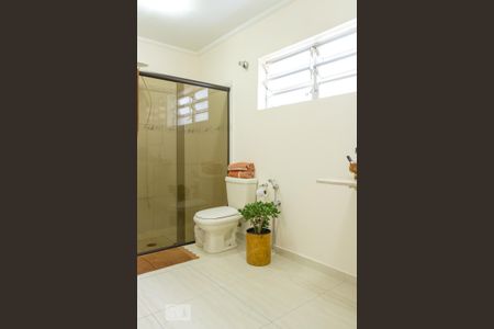 Casa à venda com 300m², 3 quartos e 3 vagas Casa à venda com 300m², 3 quartos e 3 vagasBanheiro Social