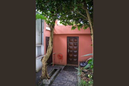 Casa à venda com 300m², 3 quartos e 3 vagas Casa à venda com 300m², 3 quartos e 3 vagasEntrada