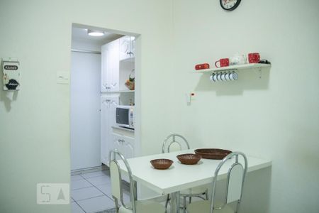 Casa à venda com 300m², 3 quartos e 3 vagas Casa à venda com 300m², 3 quartos e 3 vagasCozinha