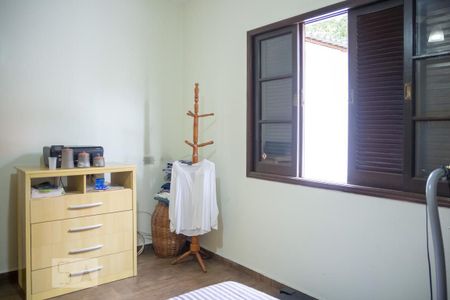 Casa à venda com 300m², 3 quartos e 3 vagas Casa à venda com 300m², 3 quartos e 3 vagasQuarto 2