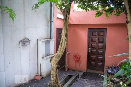 Casa à venda com 300m², 3 quartos e 3 vagas Casa à venda com 300m², 3 quartos e 3 vagasEntrada