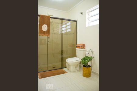 Casa à venda com 300m², 3 quartos e 3 vagas Casa à venda com 300m², 3 quartos e 3 vagasBanheiro Social